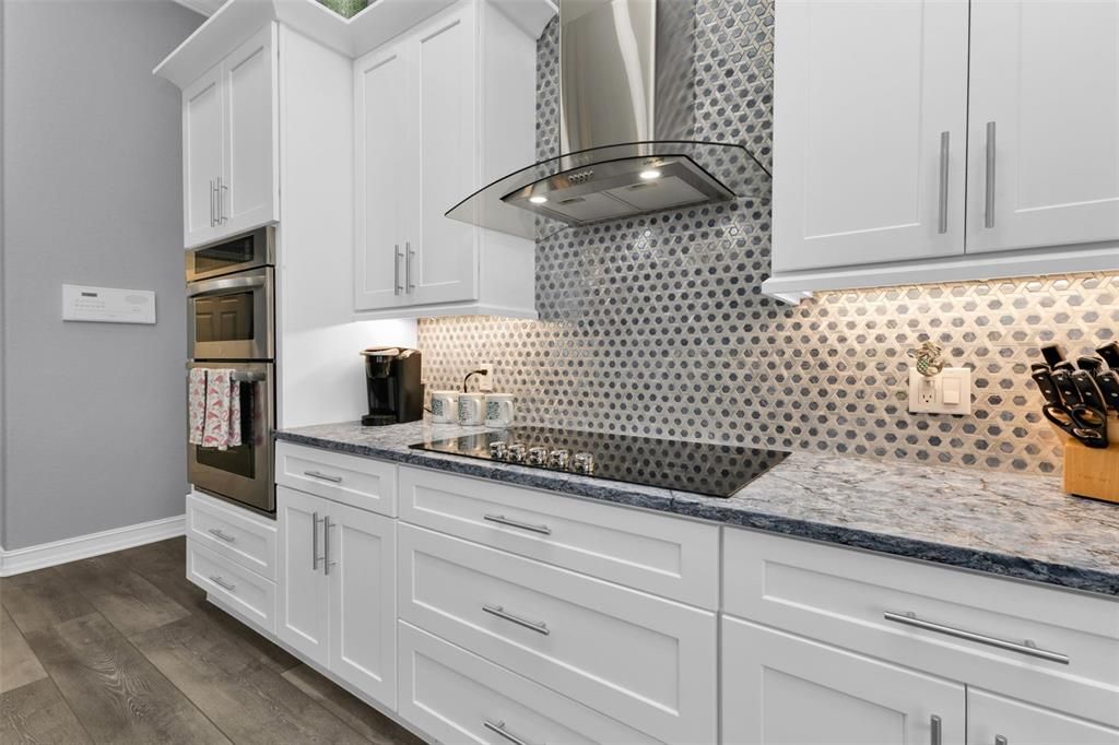 Active With Contract: $1,049,000 (3 beds, 2 baths, 2528 Square Feet)