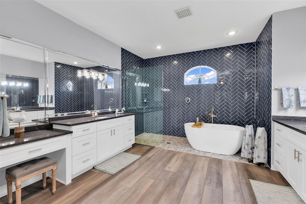 Active With Contract: $1,049,000 (3 beds, 2 baths, 2528 Square Feet)
