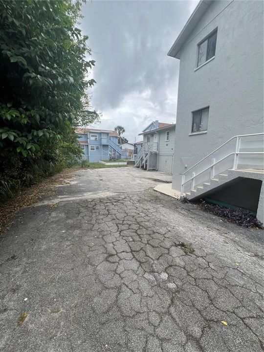 For Rent: $1,400 (1 beds, 1 baths, 608 Square Feet)