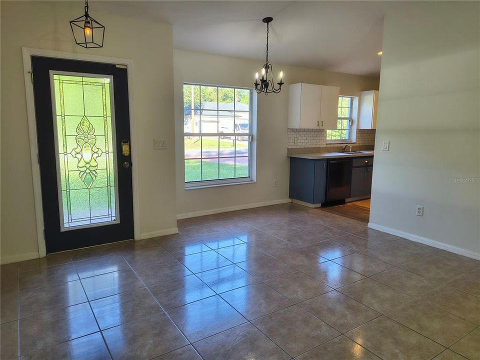 En Venta: $245,000 (3 camas, 2 baños, 1066 Pies cuadrados)