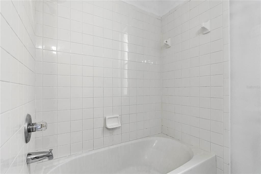 На продажу: $450,000 (4 спален, 3 ванн, 2129 Квадратных фут)