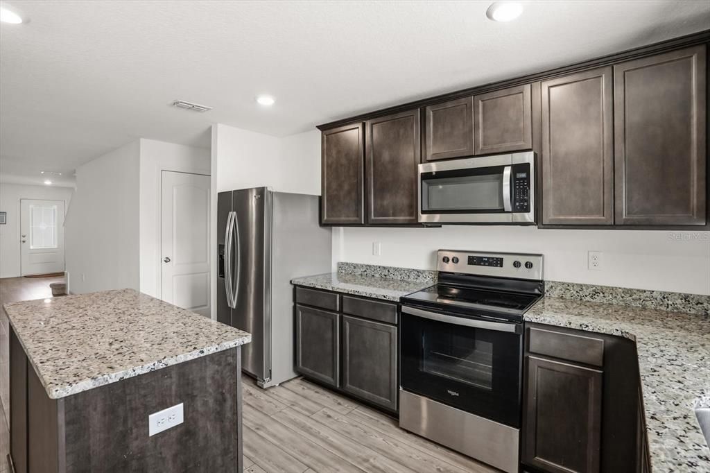 For Rent: $1,900 (3 beds, 2 baths, 1616 Square Feet)