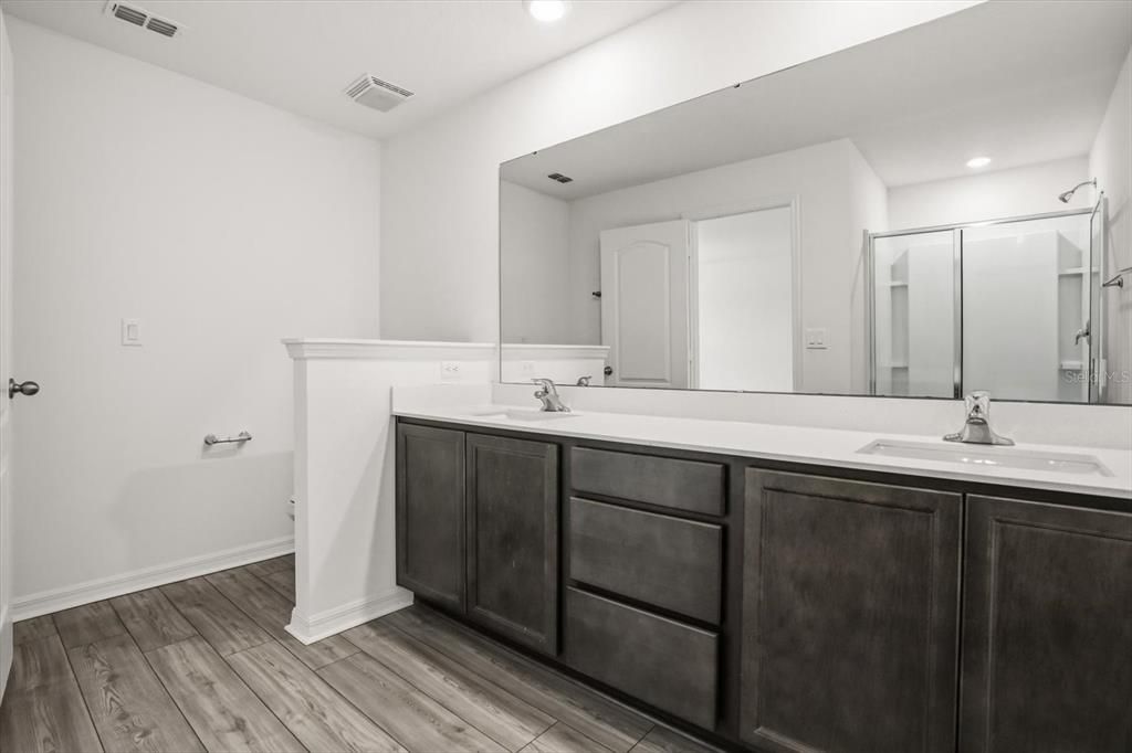 For Rent: $1,900 (3 beds, 2 baths, 1616 Square Feet)