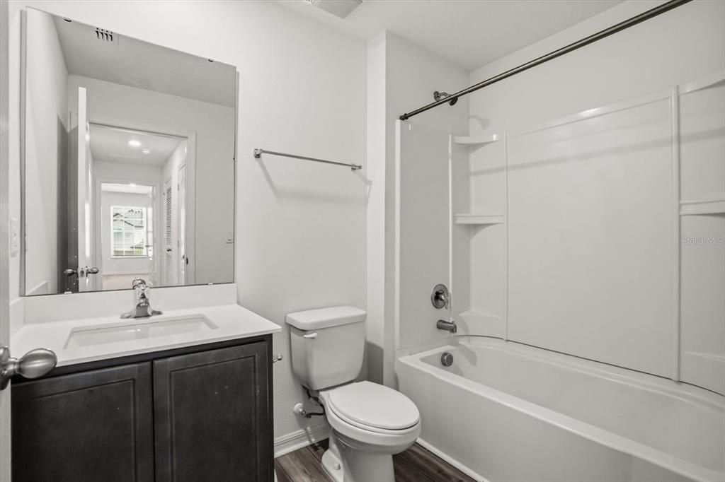 For Rent: $1,900 (3 beds, 2 baths, 1616 Square Feet)