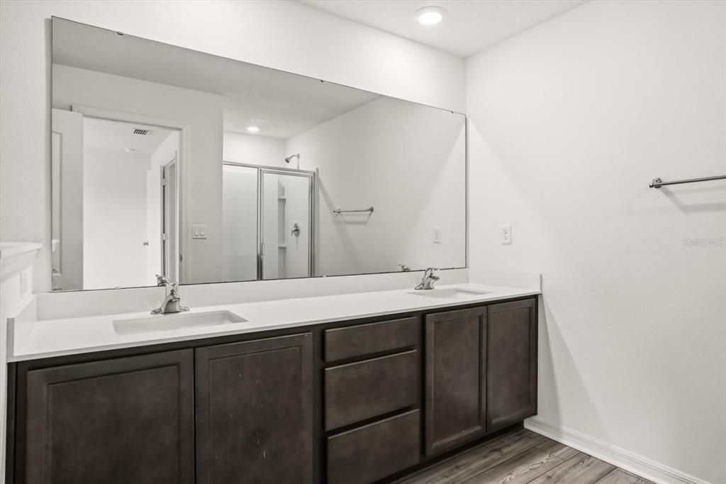 For Rent: $1,900 (3 beds, 2 baths, 1616 Square Feet)