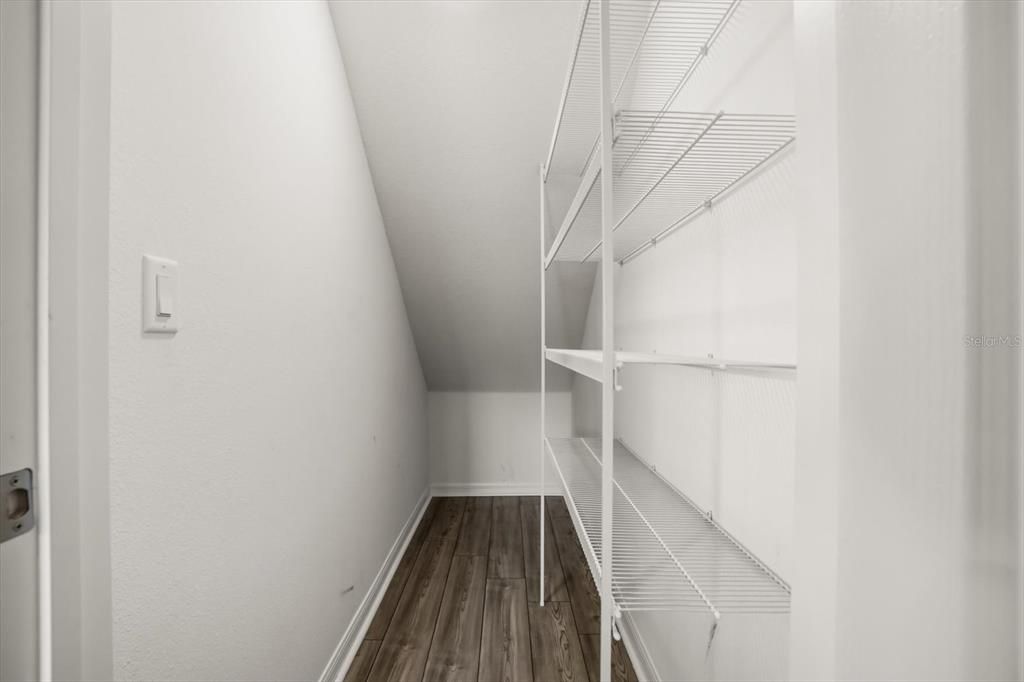For Rent: $1,900 (3 beds, 2 baths, 1616 Square Feet)