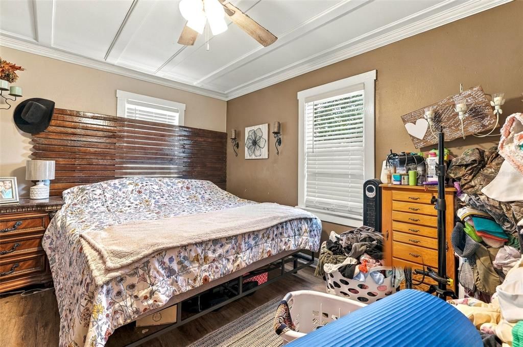For Sale: $209,900 (2 beds, 1 baths, 846 Square Feet)