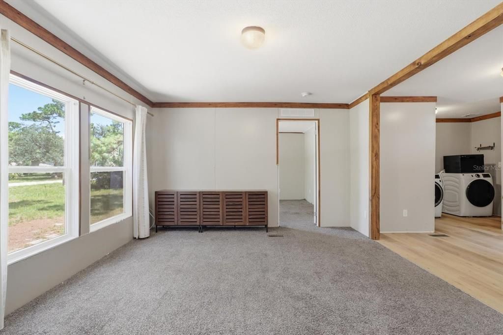 For Sale: $175,000 (3 beds, 2 baths, 1196 Square Feet)