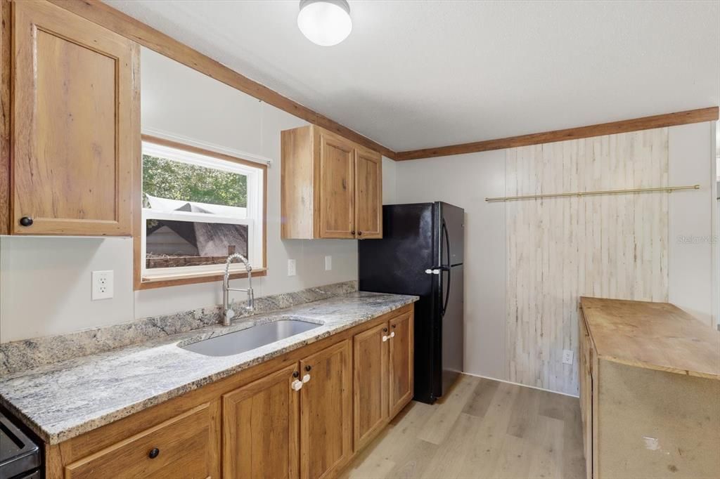 For Sale: $175,000 (3 beds, 2 baths, 1196 Square Feet)