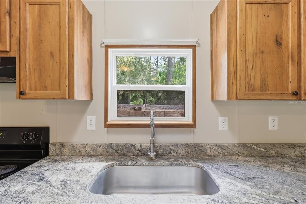 For Sale: $175,000 (3 beds, 2 baths, 1196 Square Feet)