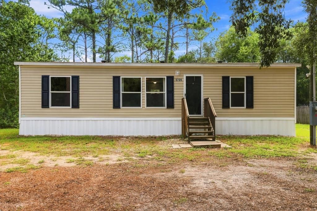 For Sale: $175,000 (3 beds, 2 baths, 1196 Square Feet)