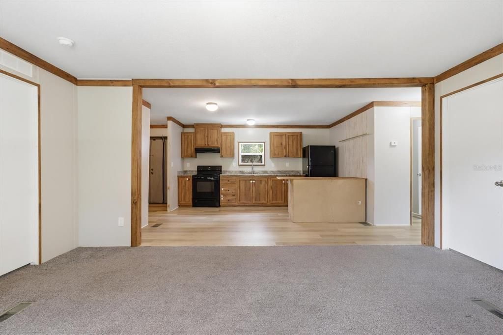 For Sale: $175,000 (3 beds, 2 baths, 1196 Square Feet)