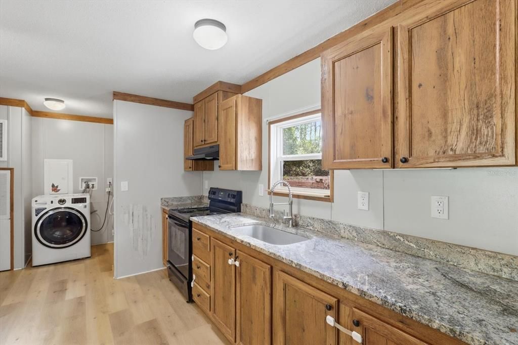 For Sale: $175,000 (3 beds, 2 baths, 1196 Square Feet)