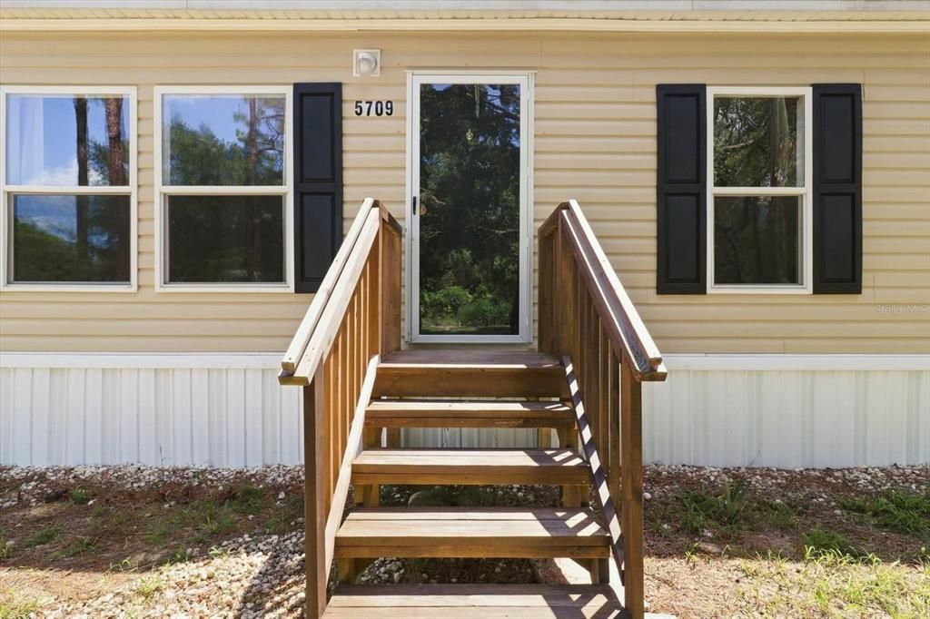For Sale: $175,000 (3 beds, 2 baths, 1196 Square Feet)