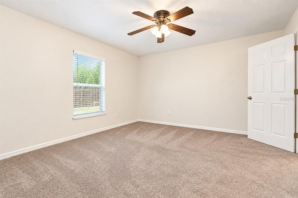 待售: $420,000 (3 贝兹, 2 浴室, 1639 平方英尺)
