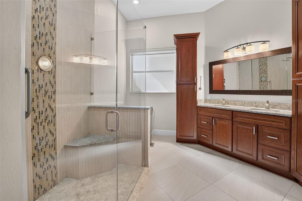 For Sale: $700,000 (3 beds, 2 baths, 1779 Square Feet)