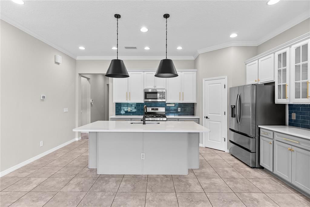 For Rent: $2,850 (4 beds, 3 baths, 2097 Square Feet)