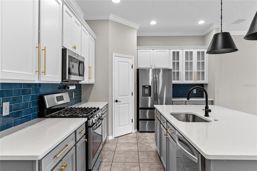 For Rent: $2,850 (4 beds, 3 baths, 2097 Square Feet)
