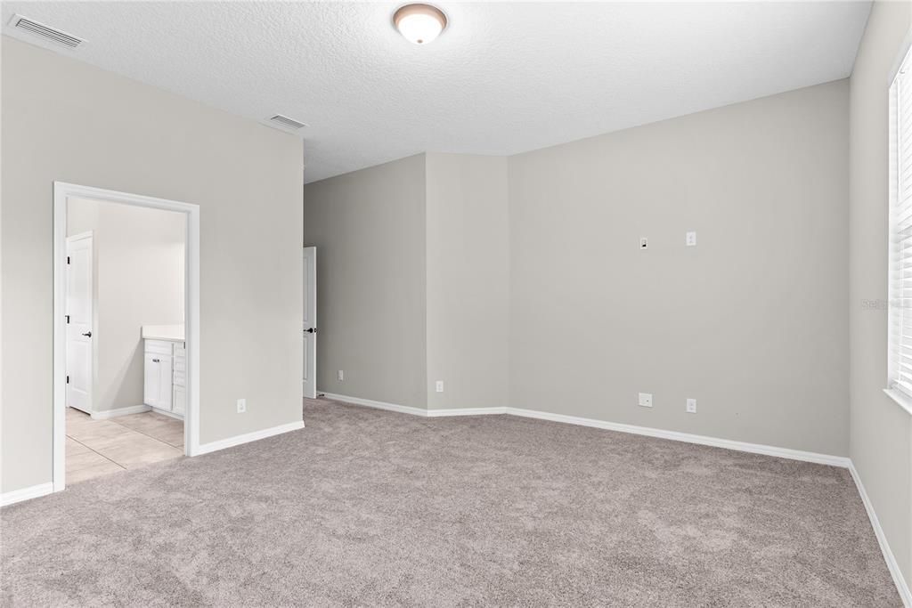 For Rent: $2,850 (4 beds, 3 baths, 2097 Square Feet)