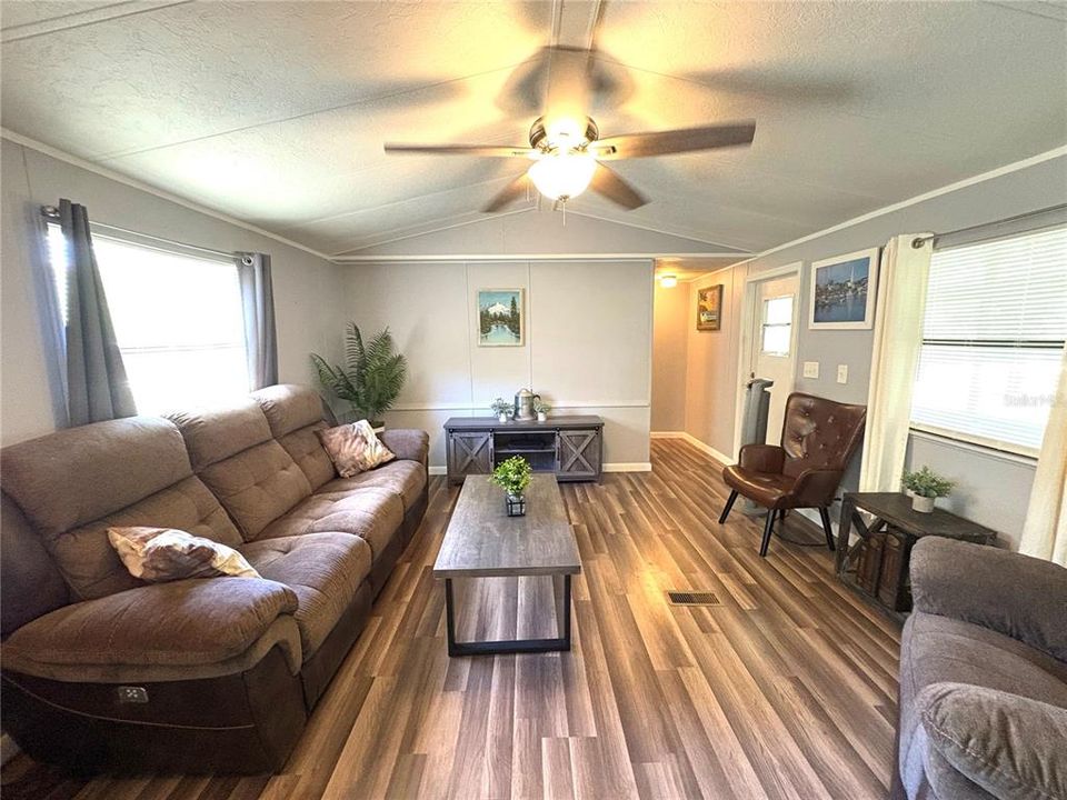 En Venta: $120,000 (2 camas, 2 baños, 840 Pies cuadrados)