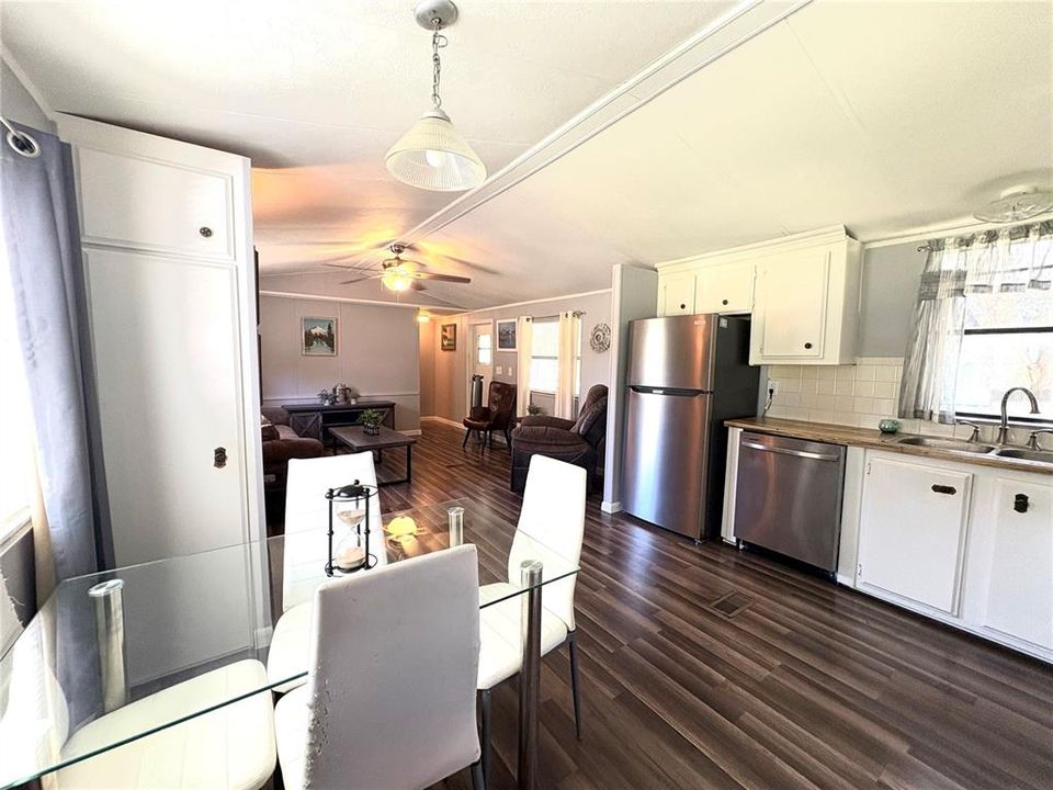 En Venta: $120,000 (2 camas, 2 baños, 840 Pies cuadrados)