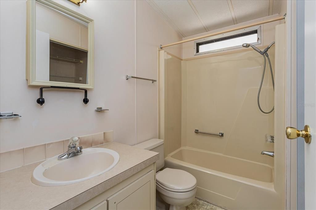 En Venta: $154,900 (2 camas, 2 baños, 1138 Pies cuadrados)