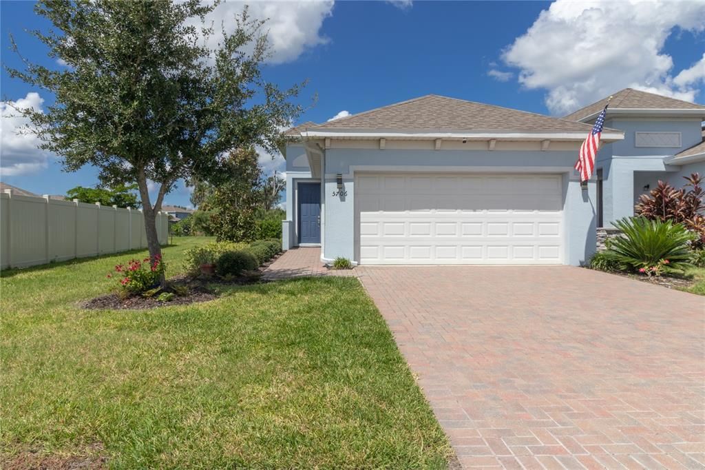 For Sale: $329,900 (3 beds, 2 baths, 1574 Square Feet)