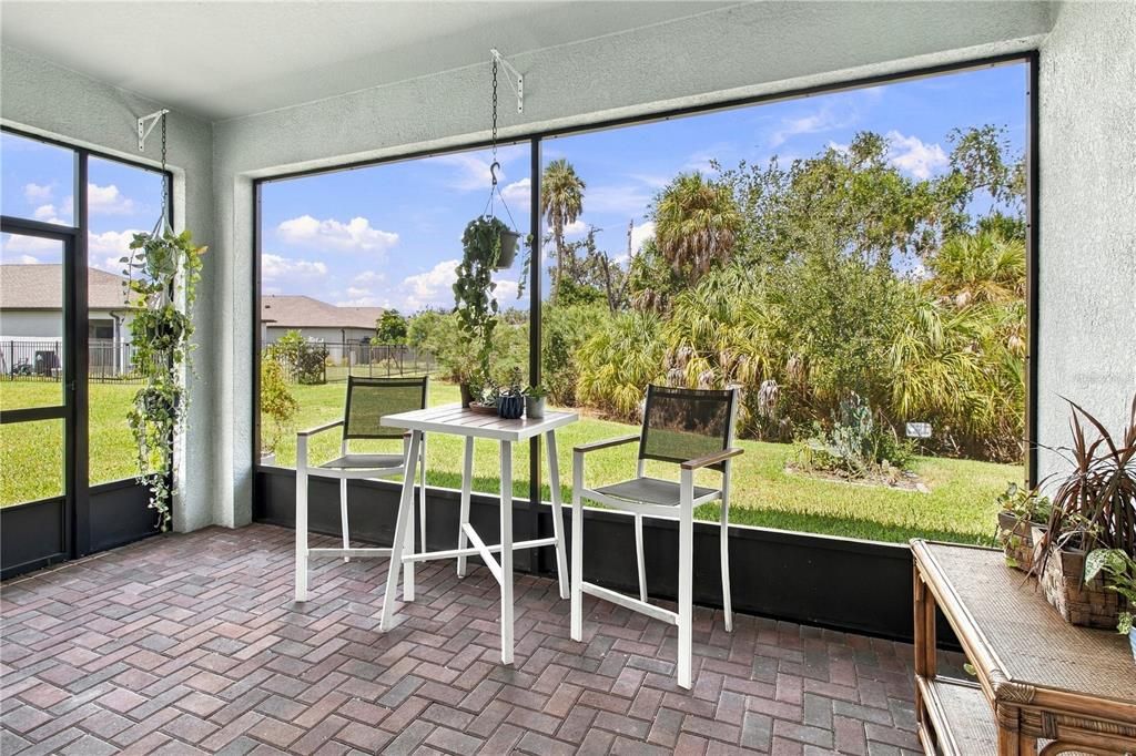 For Sale: $329,900 (3 beds, 2 baths, 1574 Square Feet)