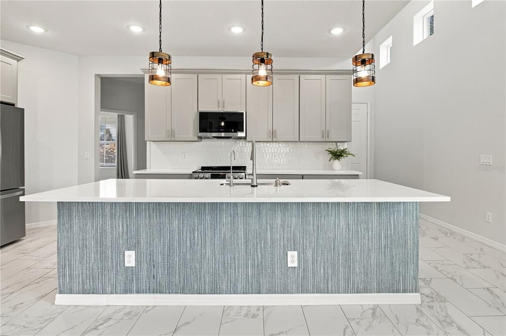 For Sale: $329,900 (3 beds, 2 baths, 1574 Square Feet)