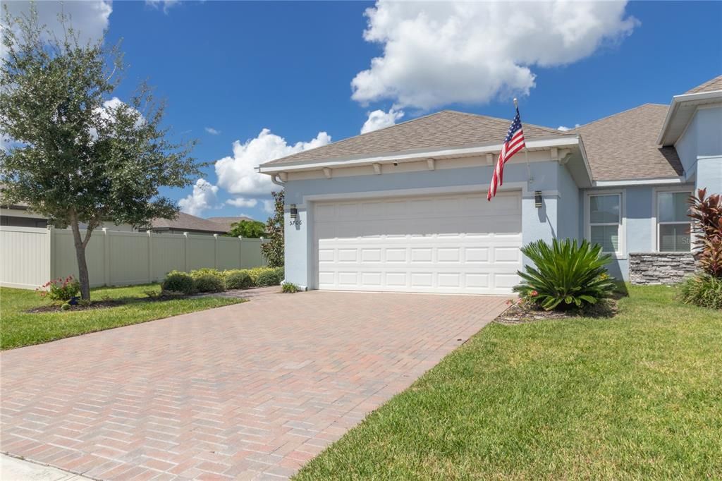 For Sale: $329,900 (3 beds, 2 baths, 1574 Square Feet)