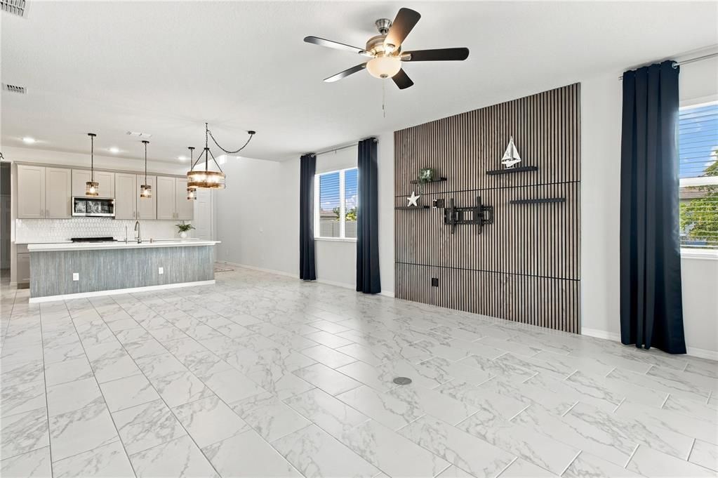 For Sale: $329,900 (3 beds, 2 baths, 1574 Square Feet)