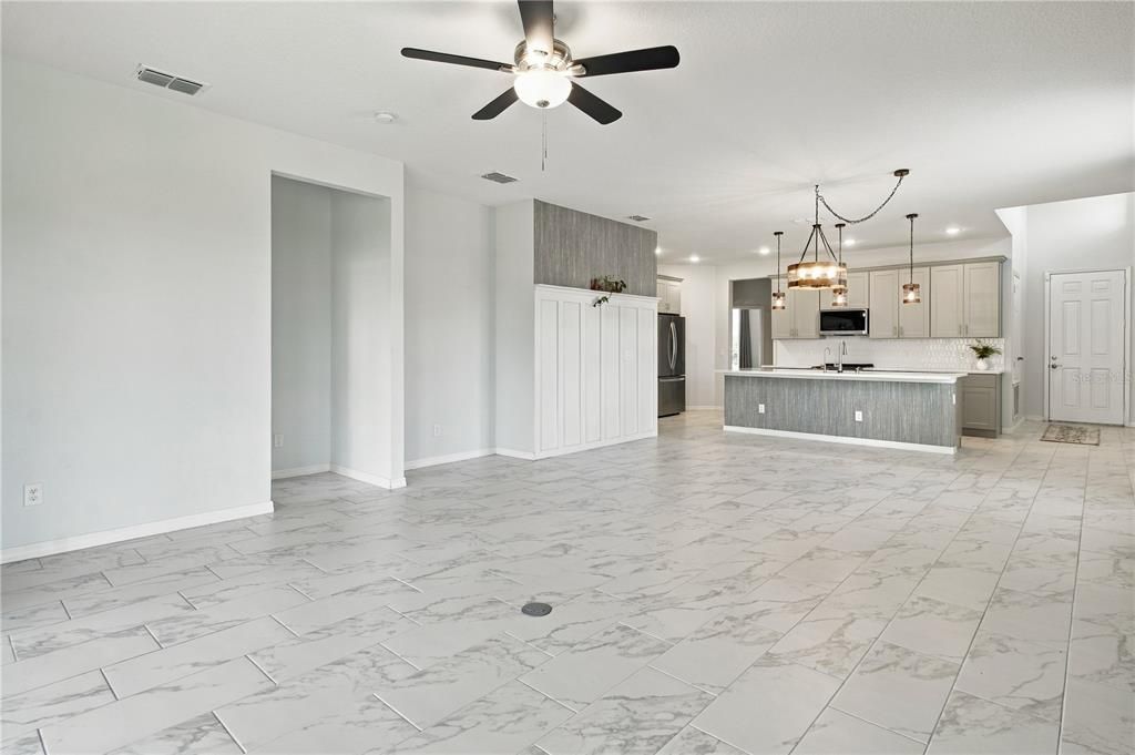 For Sale: $329,900 (3 beds, 2 baths, 1574 Square Feet)