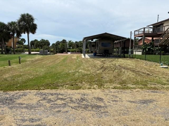 На продажу: $168,000 (0.13 acres)