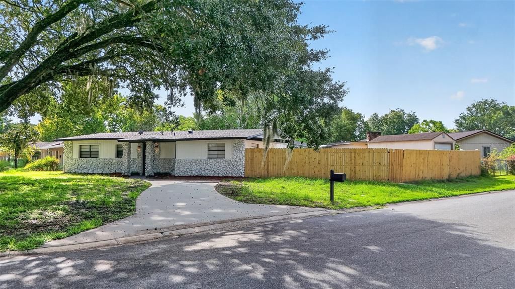 For Sale: $389,998 (3 beds, 2 baths, 1476 Square Feet)