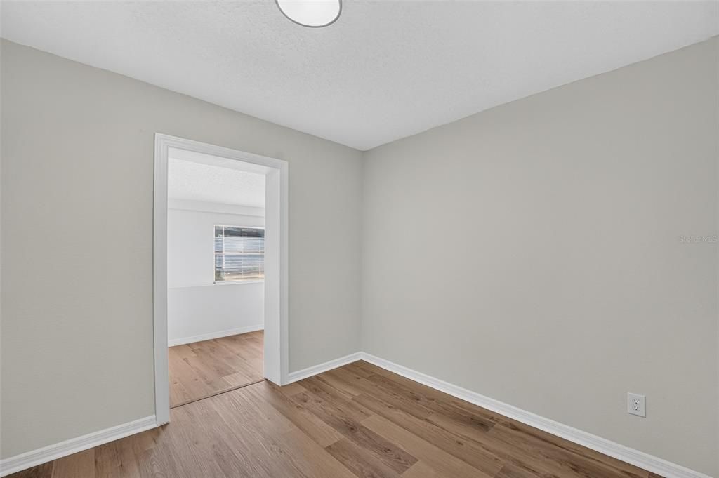 For Sale: $389,998 (3 beds, 2 baths, 1476 Square Feet)