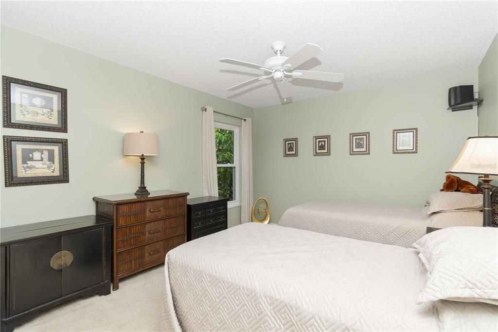 For Sale: $369,900 (2 beds, 2 baths, 1677 Square Feet)