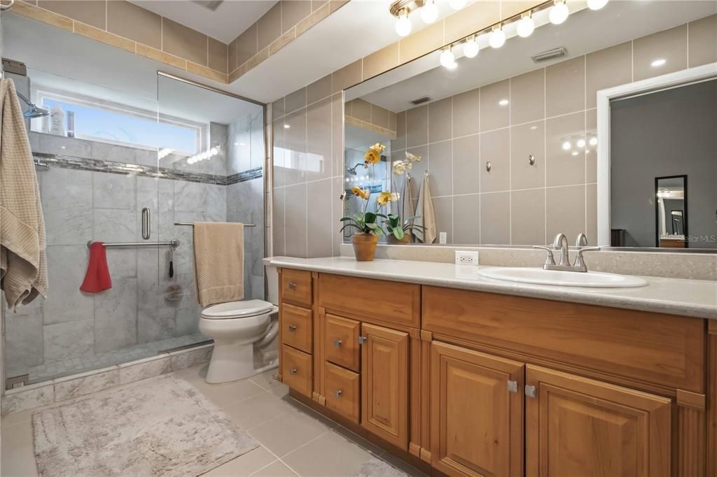 For Sale: $369,900 (2 beds, 2 baths, 1677 Square Feet)