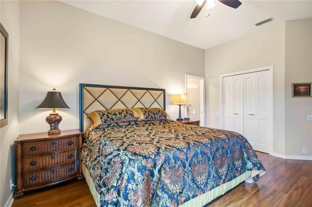 For Sale: $369,900 (2 beds, 2 baths, 1677 Square Feet)