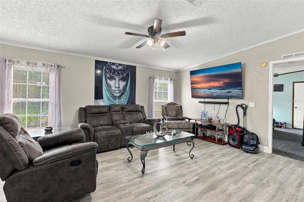 For Sale: $254,900 (3 beds, 2 baths, 1800 Square Feet)