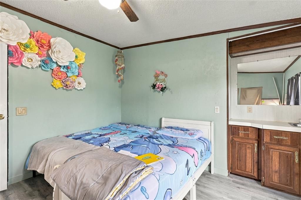 For Sale: $254,900 (3 beds, 2 baths, 1800 Square Feet)