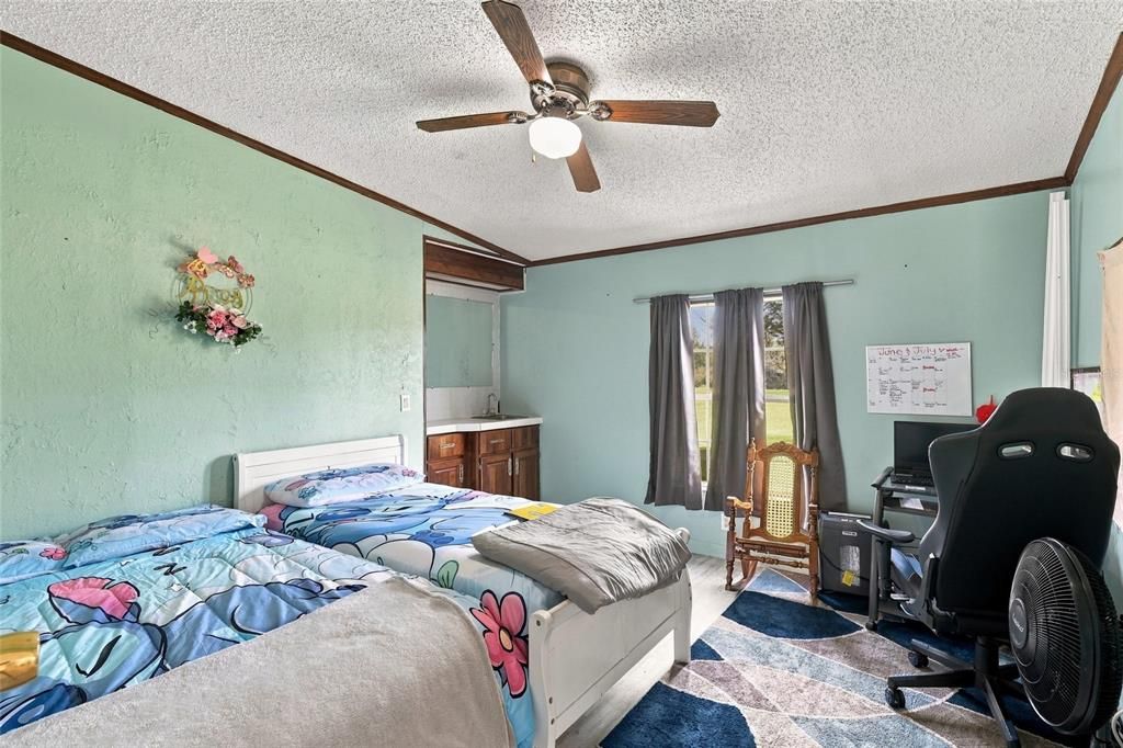 For Sale: $254,900 (3 beds, 2 baths, 1800 Square Feet)