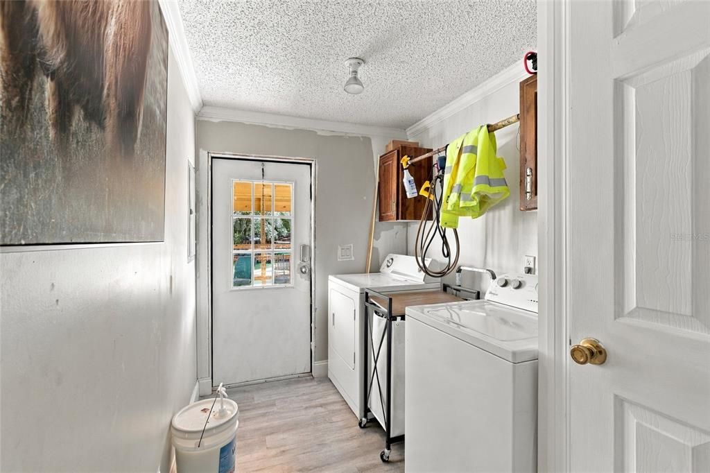 For Sale: $254,900 (3 beds, 2 baths, 1800 Square Feet)