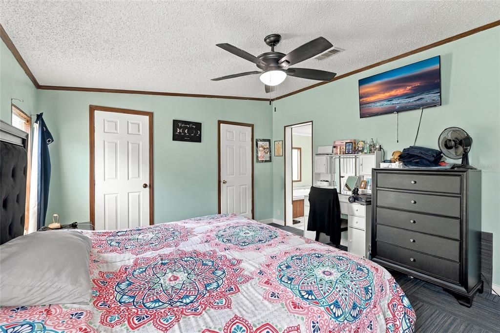 For Sale: $254,900 (3 beds, 2 baths, 1800 Square Feet)