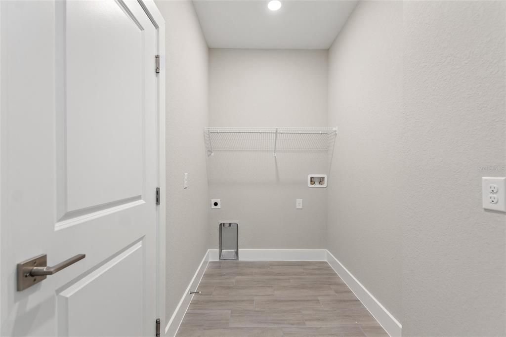 For Rent: $1,895 (4 beds, 2 baths, 1670 Square Feet)