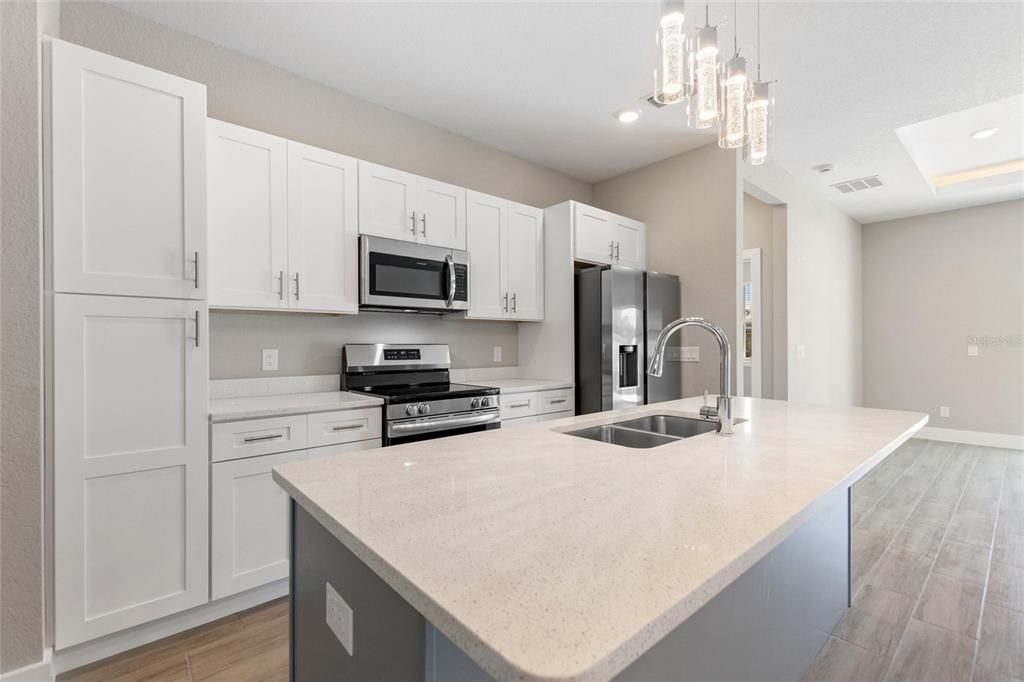 For Rent: $1,895 (4 beds, 2 baths, 1670 Square Feet)