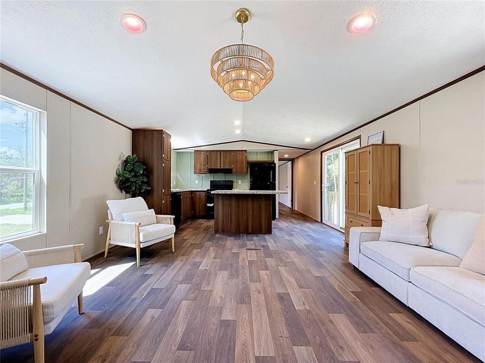 На продажу: $199,900 (3 спален, 2 ванн, 2016 Квадратных фут)
