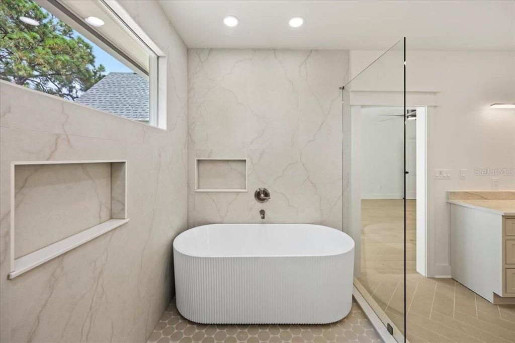 En Venta: $3,790,000 (6 camas, 5 baños, 4859 Pies cuadrados)