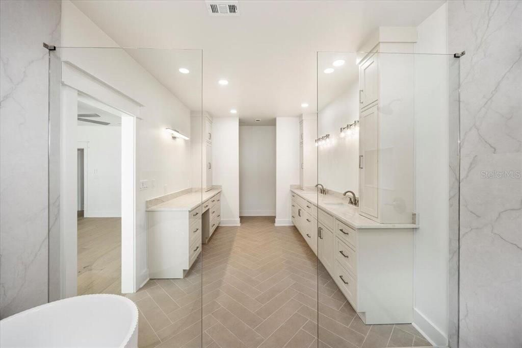 En Venta: $3,790,000 (6 camas, 5 baños, 4859 Pies cuadrados)