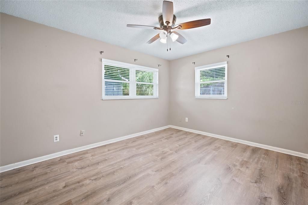 For Sale: $314,900 (3 beds, 2 baths, 2026 Square Feet)