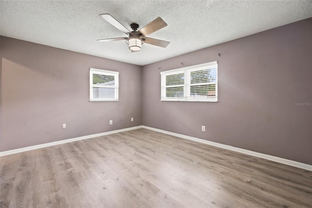 For Sale: $314,900 (3 beds, 2 baths, 2026 Square Feet)
